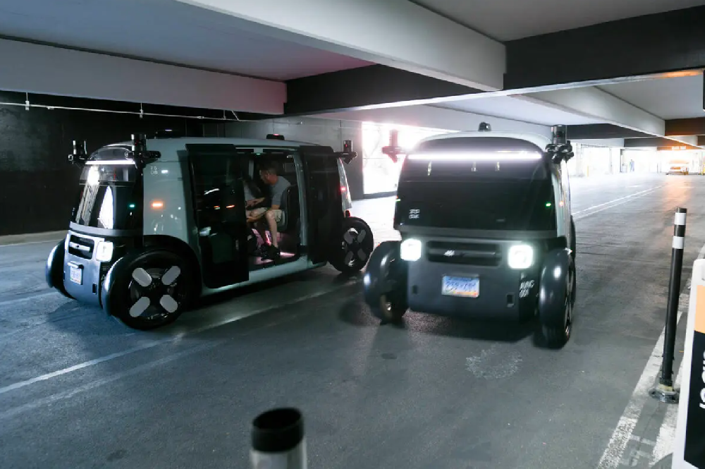 Zoox召回105辆Robotaxi 因自动驾驶车误闯火灾现场