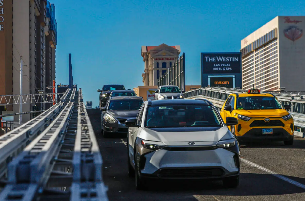 2026年F1拉斯维加斯大奖赛临近，多条道路及人行天桥将实施管制